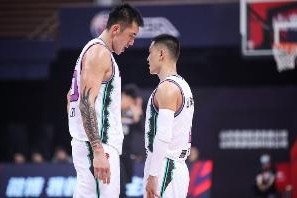 赛事赛程-高诗岩说陶汉林忘战术？付政浩：球队重建新老核心交接难免有冲突