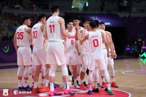 体坛周报：中韩男篮宿敌对决 昔日劲旅再战谁能胜出？