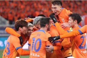 【中超】克雷桑闪击贾德松头球 泰山4比2亚泰开门红