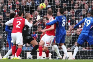 前英超裁判呼吁严惩角球拉扯行为|任意球|马克-霍尔西|点球|英式橄榄球|太阳报_新浪体育_新浪新闻