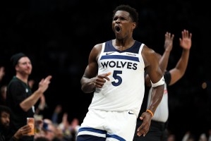 场均28.9分5板！明天森林狼客战雄鹿 爱德华兹因伤病管理缺阵