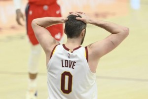 赛事赛程-拉夫巨额合同让骑士发难 两瓶毒药必须选一瓶？