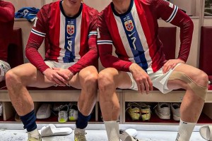 注册赢好礼-你也有小鸟依人的时候？哈兰德与瑟洛特的合照引发关注